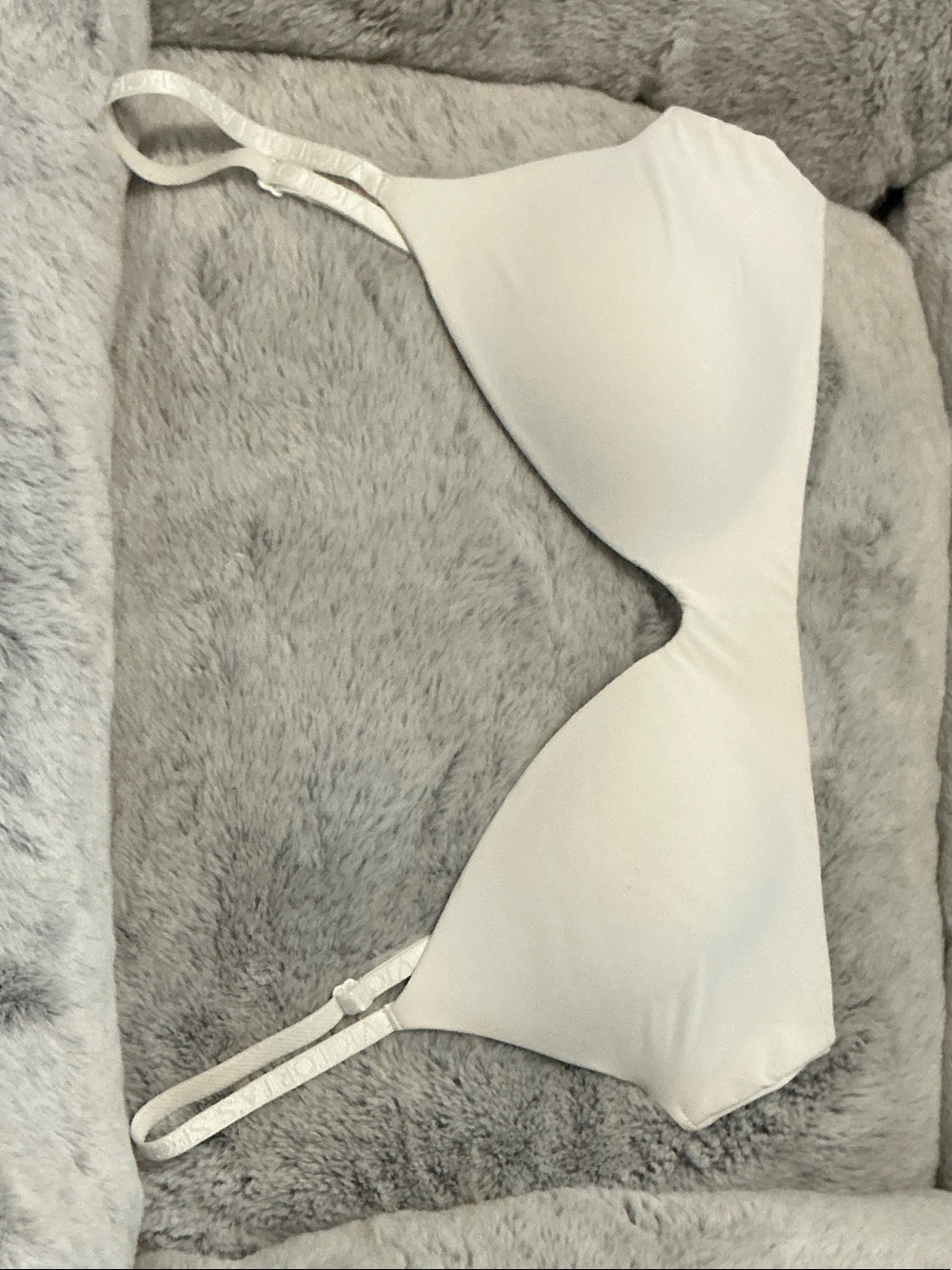 Victoria’s Secret Smooth White Molded T-Shirt Bra